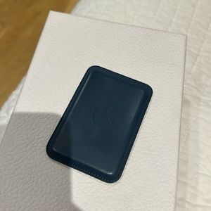 iPhone MagSafe wallet - blue leather
